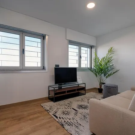 Th By En Casa * Ла-Корунья